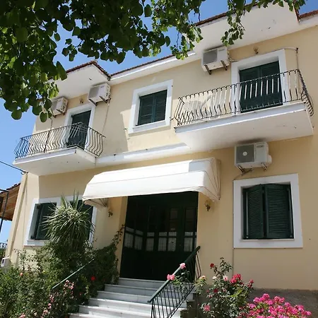 מלון דירות Ammousa 4*